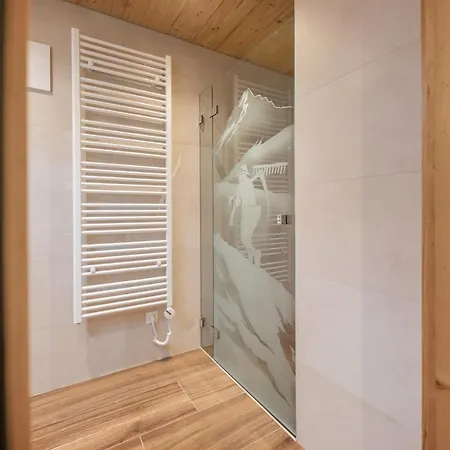 Kaser Premium Am Berg 펜션 노이스티프트임스튀바이탈